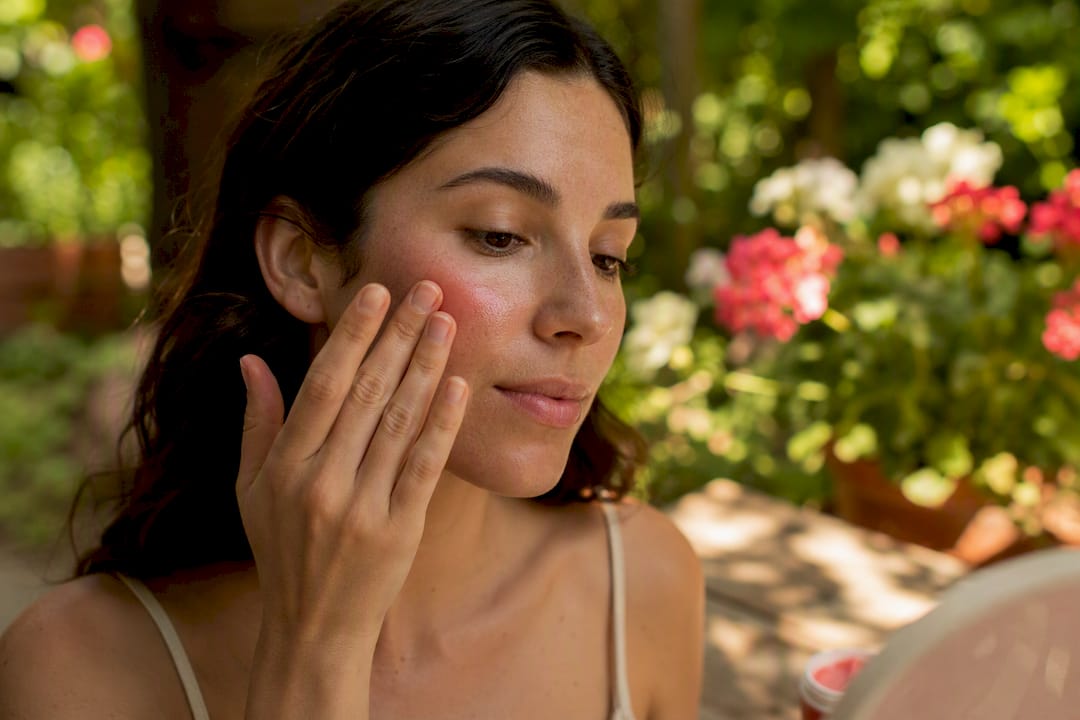 Best Natural Makeup for Sensitive Skin: A Skin-First Guide