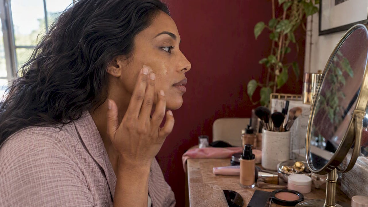What Is Comedogenic Makeup? A Clear Guide for Your Skin